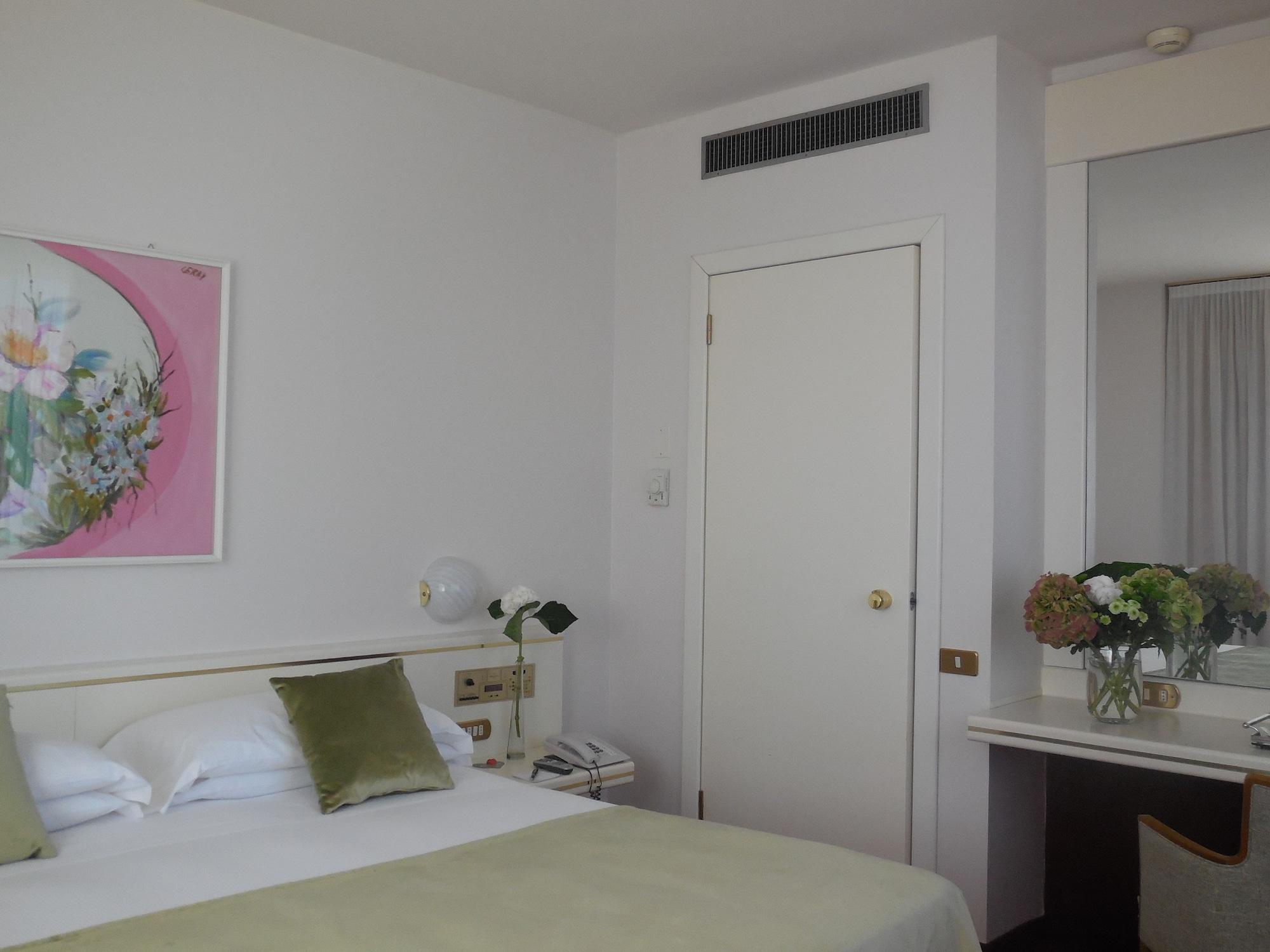 สตาร์โฮเทล คริสตัลโล พาเลซ Hotel แบร์กาโม ภายนอก รูปภาพ